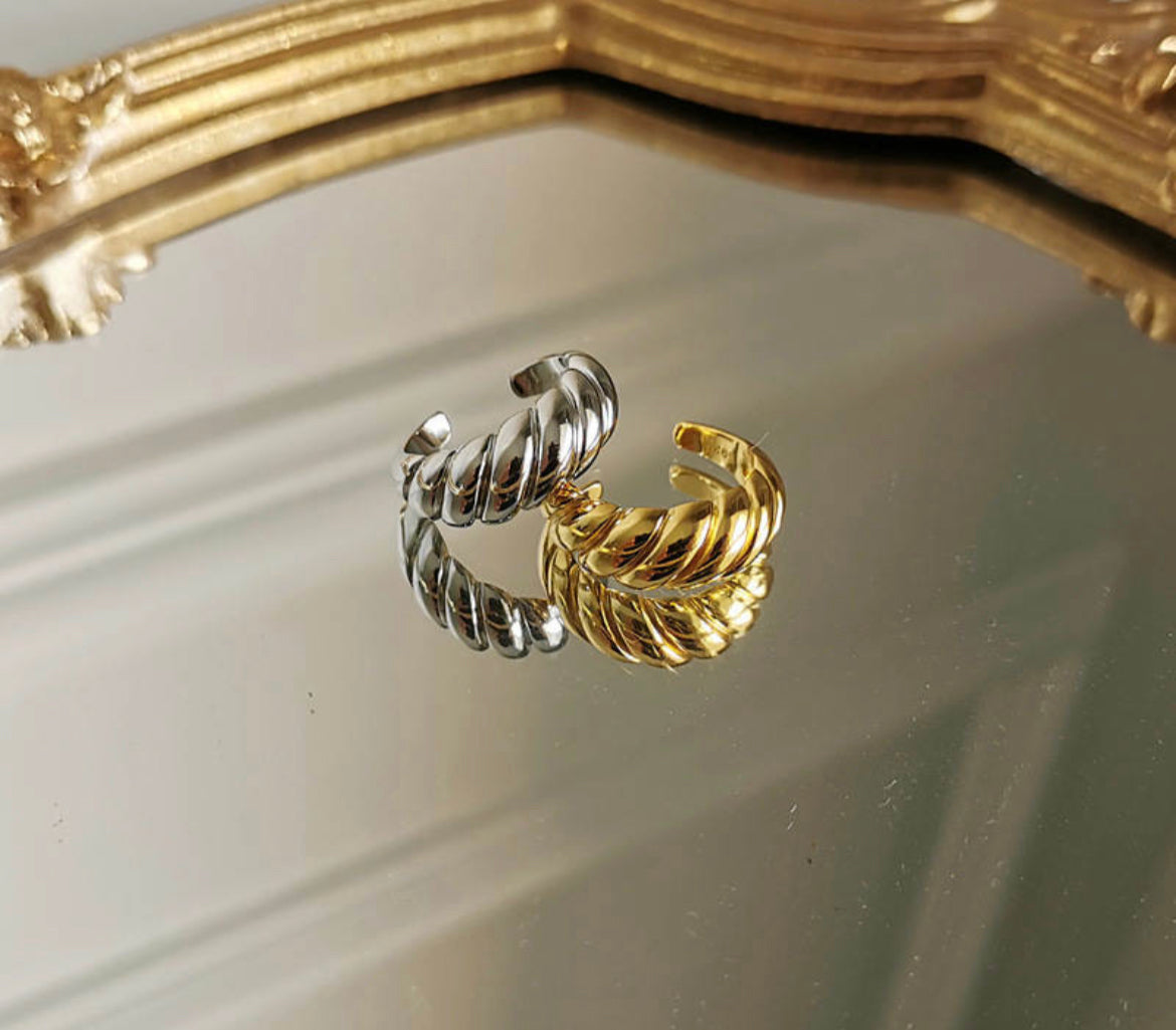 Croissant Ring - Goud